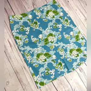Blue Floral Talbots Pencil Mini/Midi Skirt Size 6 Fitted high waisted textured